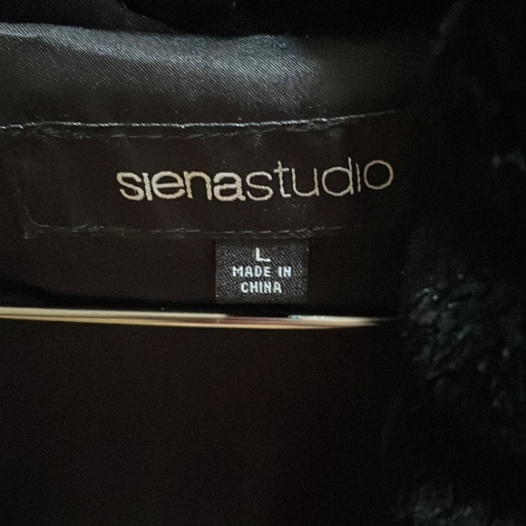 So soft, warm & cute! And flattering! Barely worn, like new. Dress up or down. - Picture 2 of 4